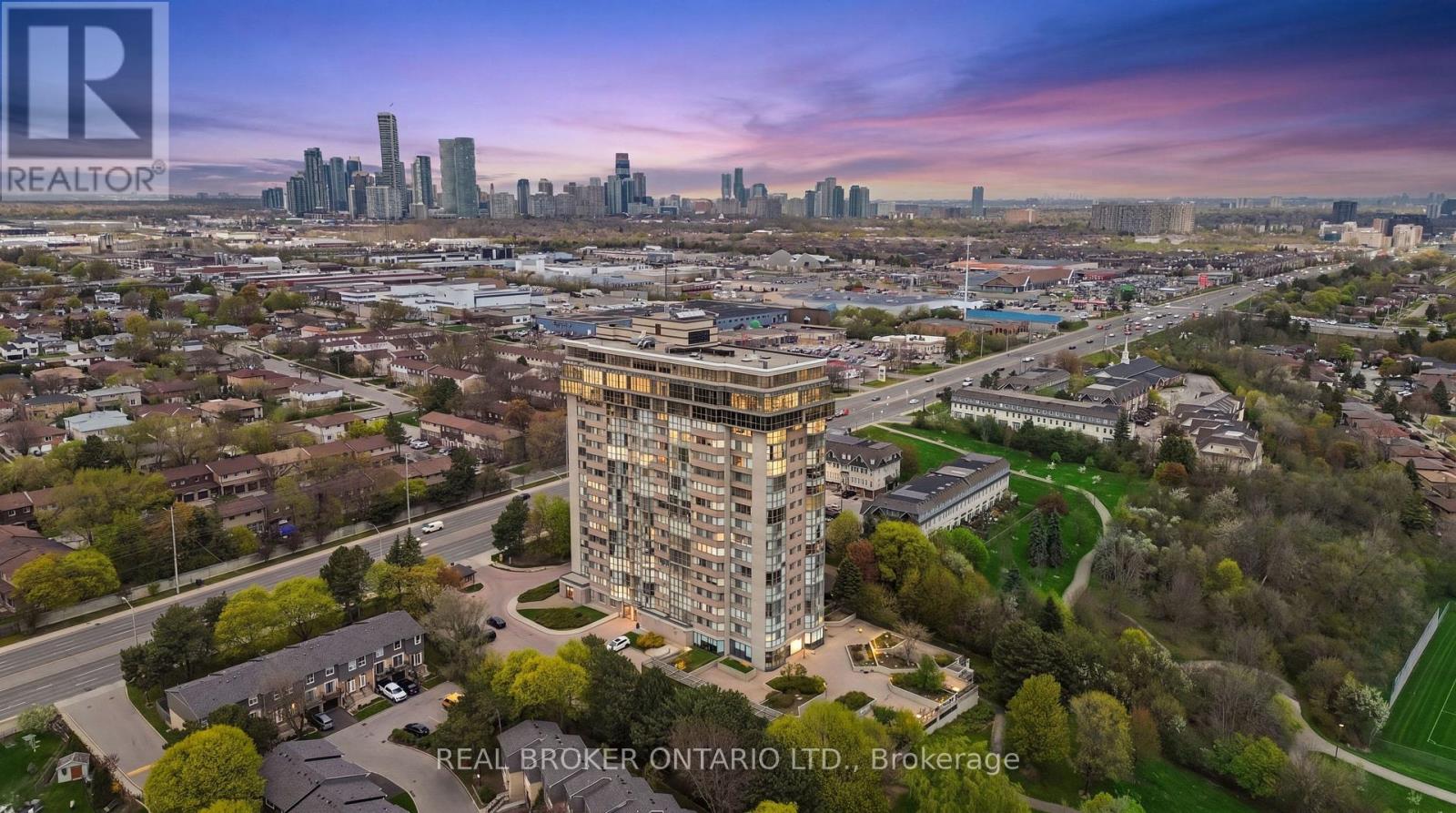 #503 880 DUNDAS STREET W - 46