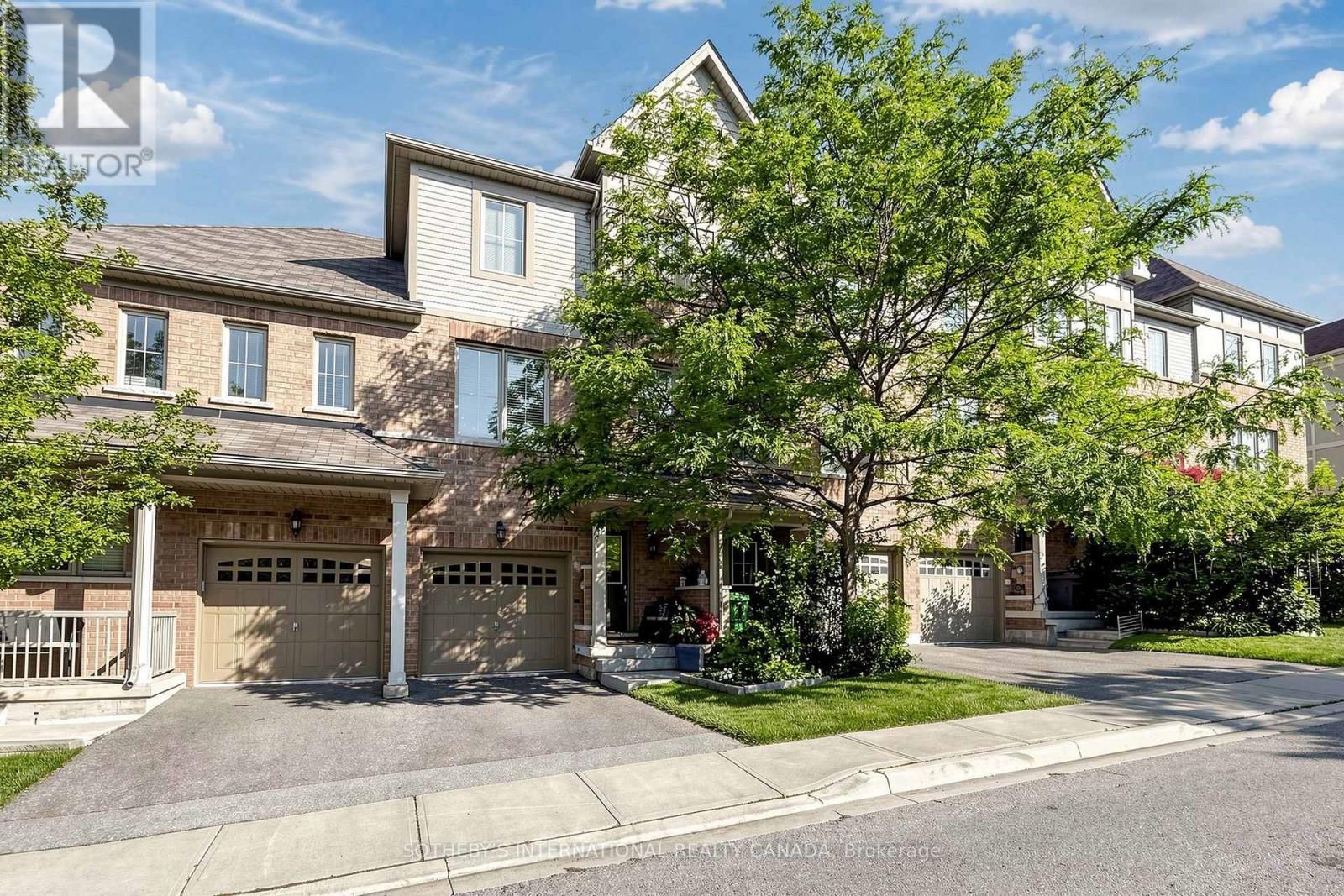 38 CEDAR LAKE CRESCENT - 1