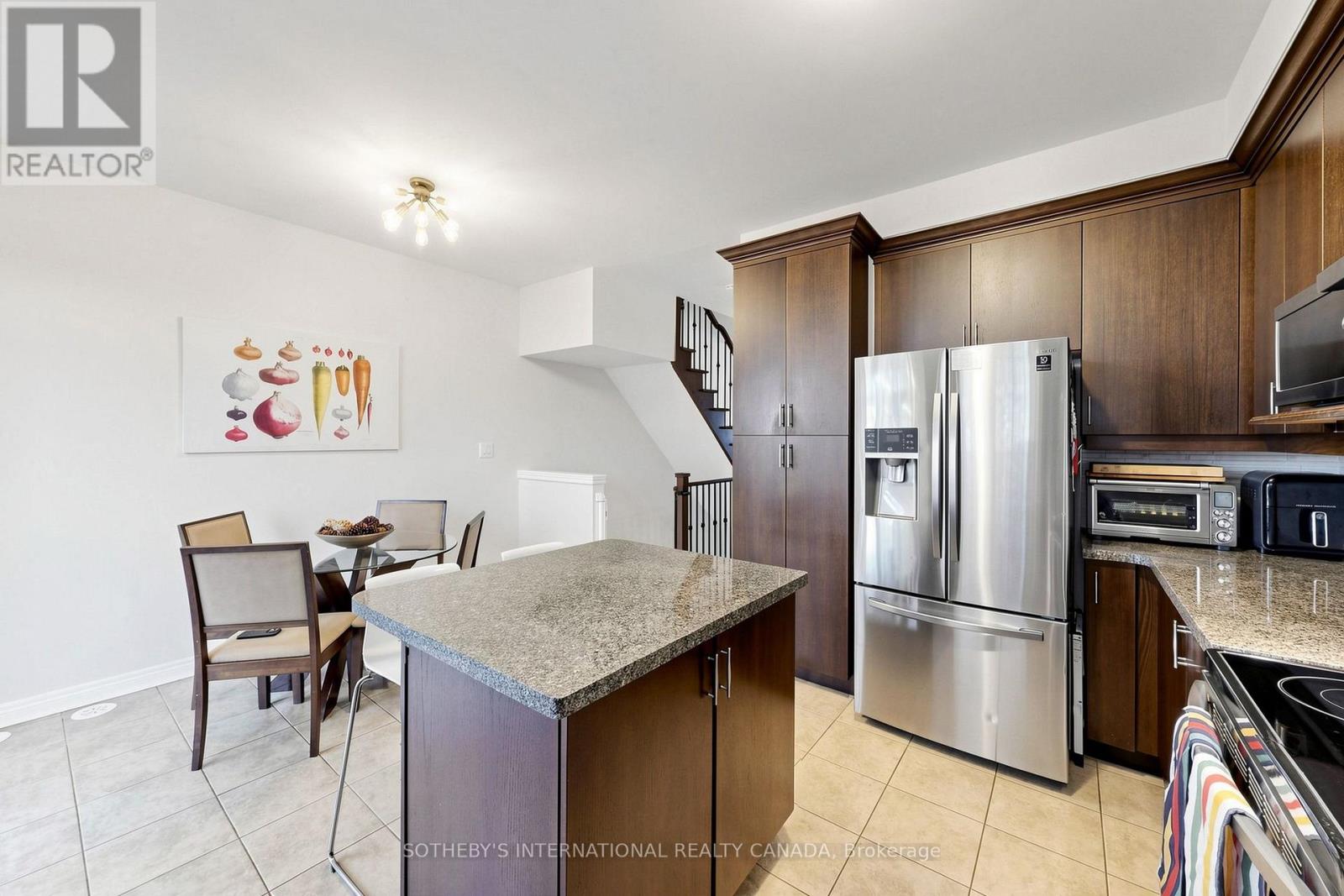 38 CEDAR LAKE CRESCENT - 13