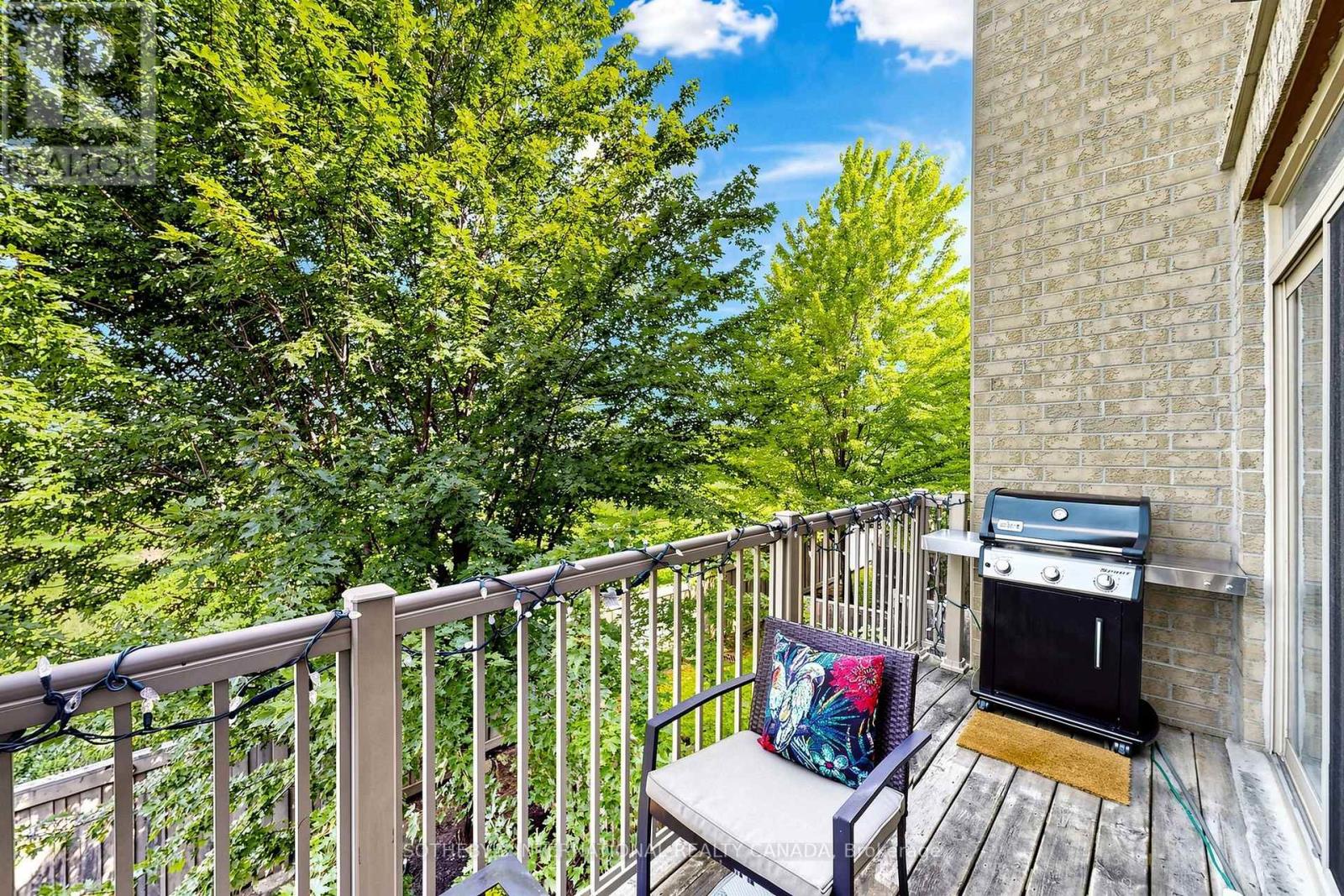 38 CEDAR LAKE CRESCENT - 17