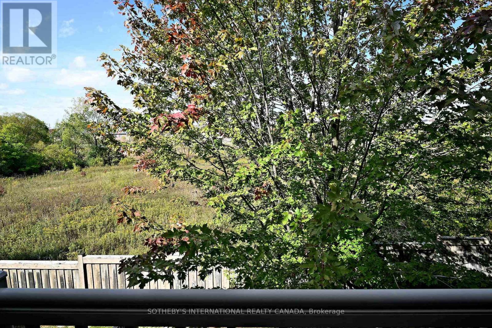 38 CEDAR LAKE CRESCENT - 19