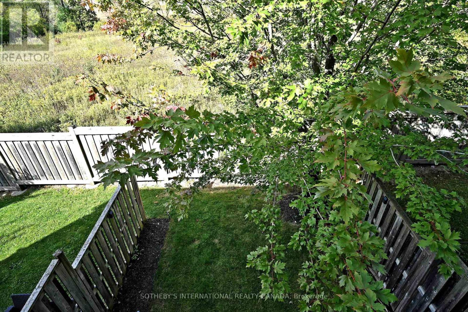 38 CEDAR LAKE CRESCENT - 20