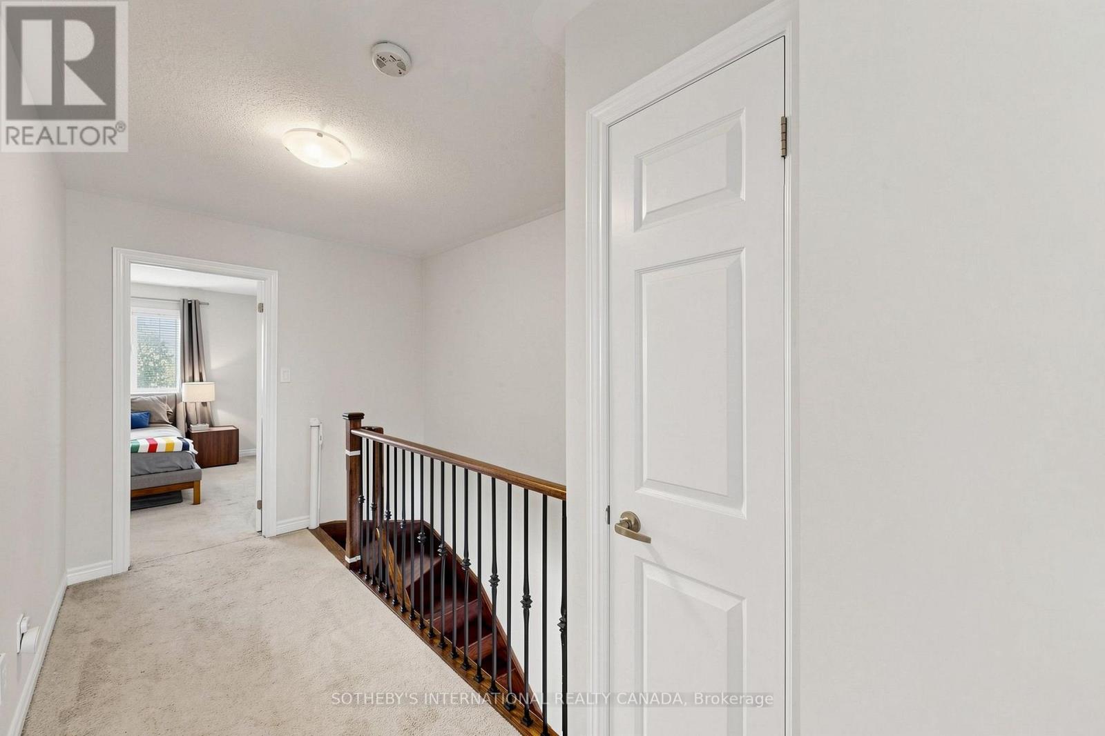 38 CEDAR LAKE CRESCENT - 22