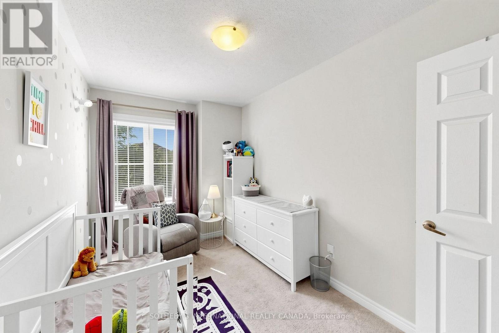 38 CEDAR LAKE CRESCENT - 29