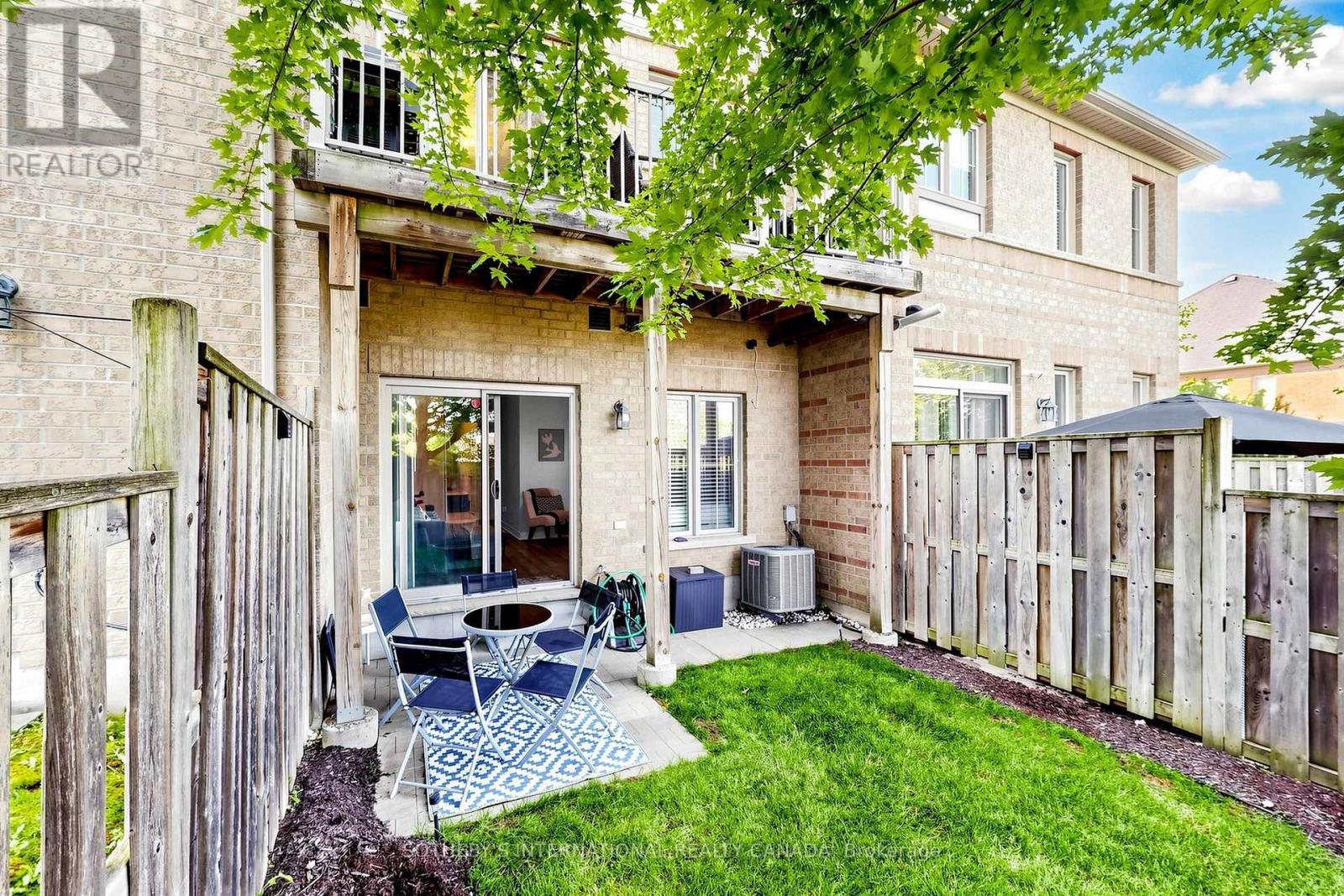 38 CEDAR LAKE CRESCENT - 42