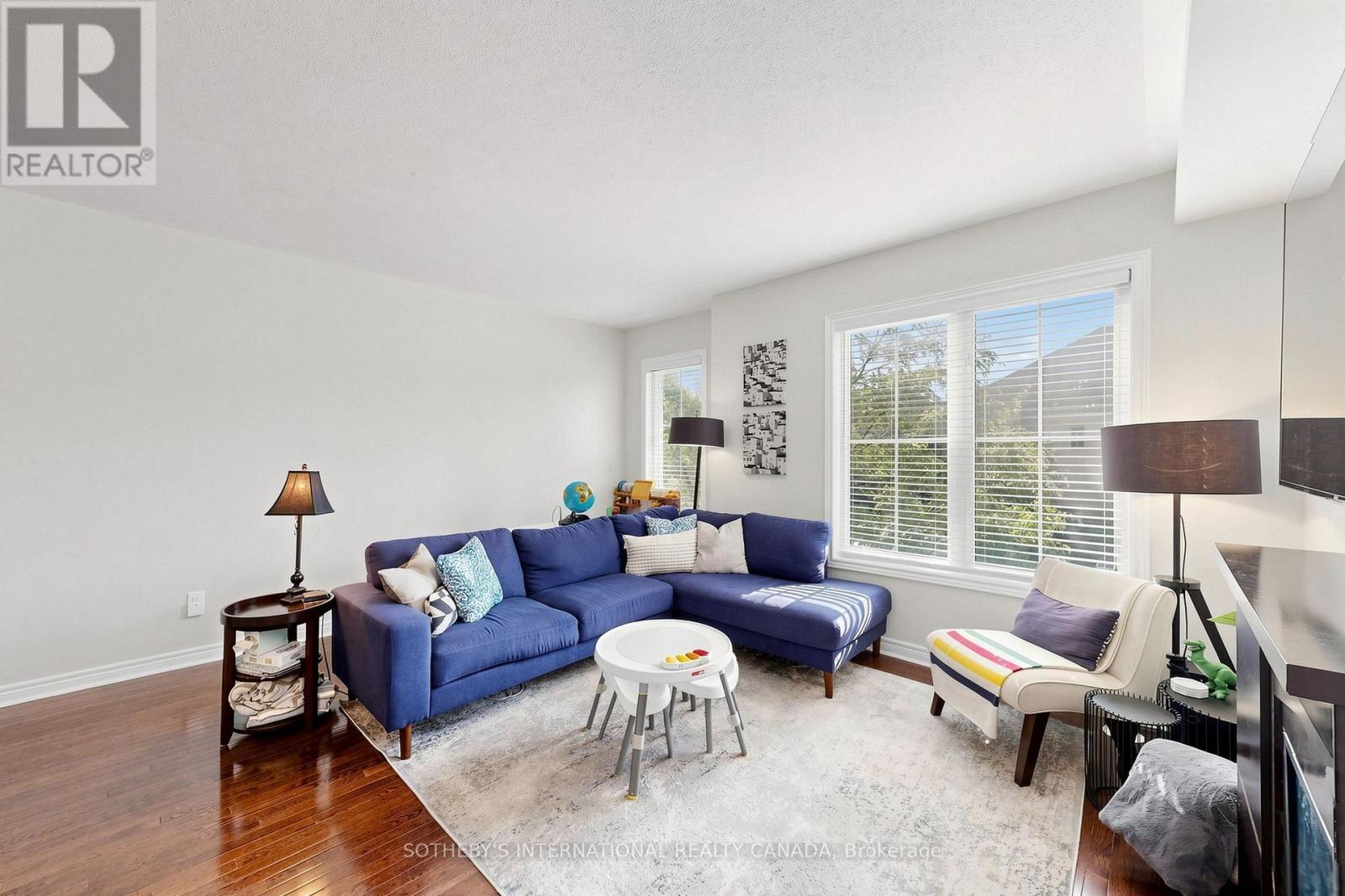 38 CEDAR LAKE CRESCENT - 5