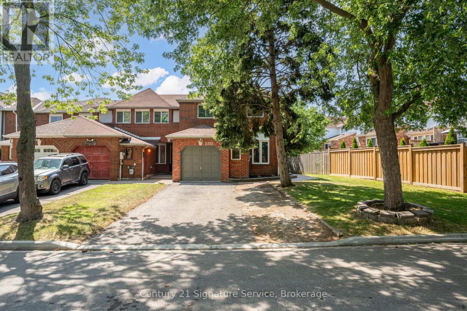 2755 LINDHOLM CRESCENT - 1
