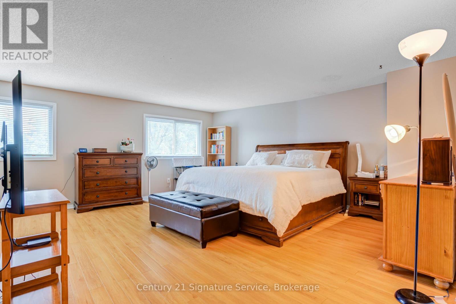 2755 LINDHOLM CRESCENT - 24