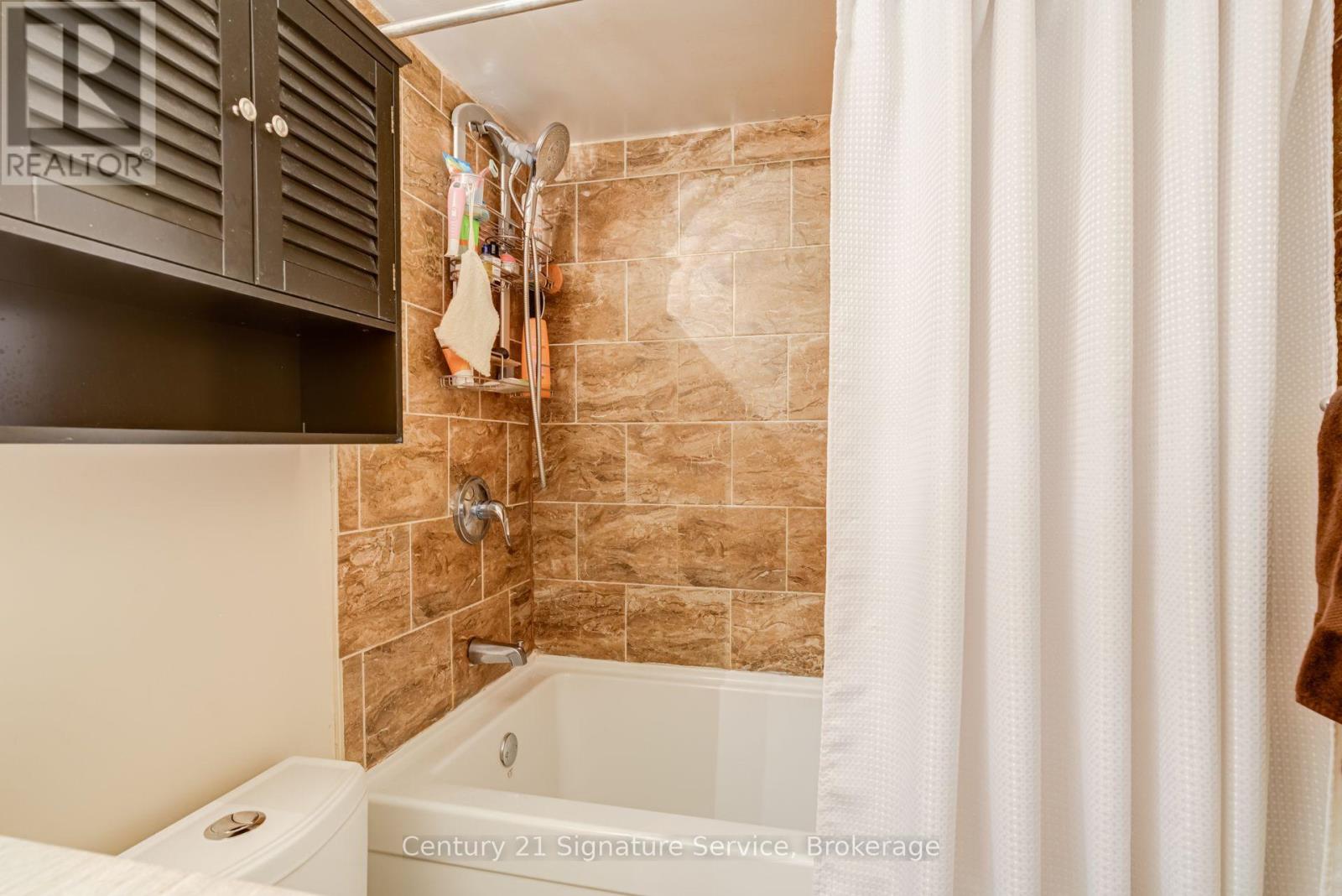 2755 LINDHOLM CRESCENT - 28