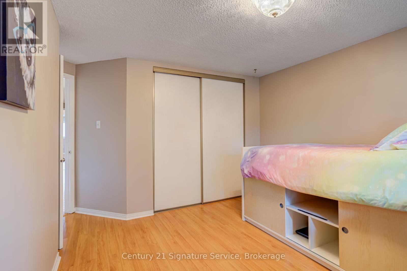 2755 LINDHOLM CRESCENT - 33