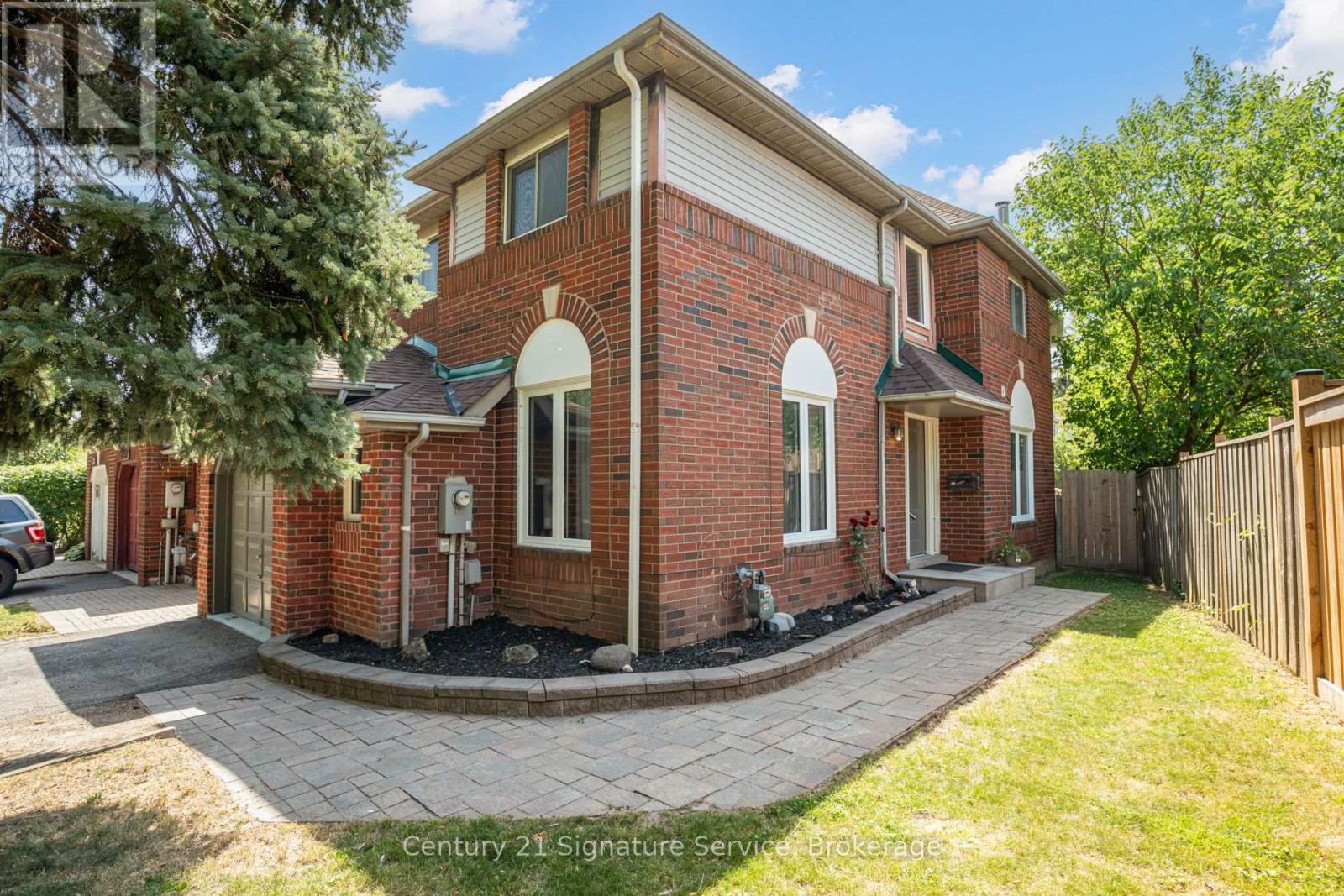 2755 LINDHOLM CRESCENT - 4