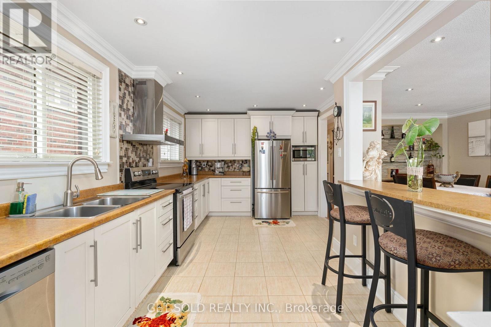 238 FIRGROVE CRESCENT - 11