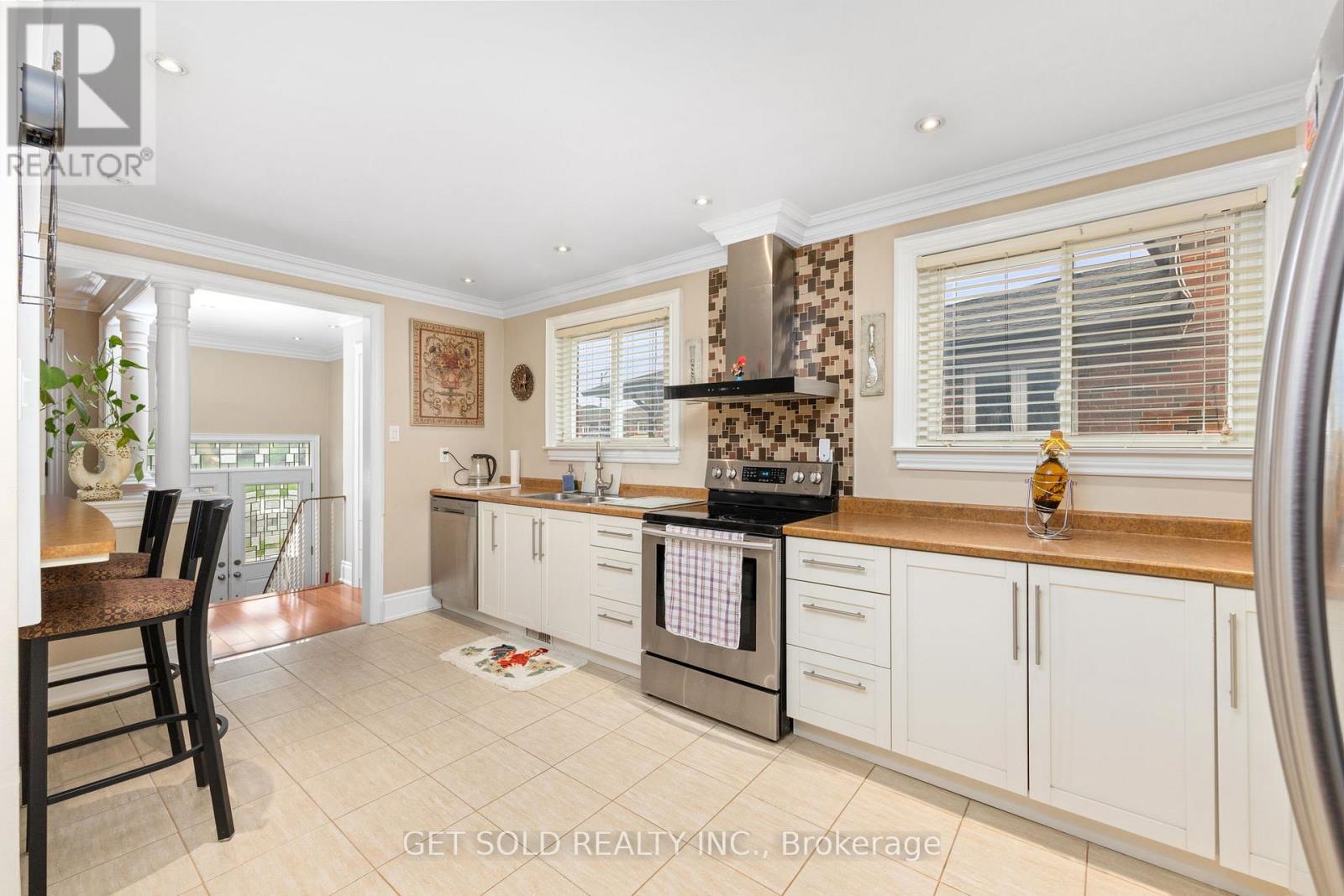 238 FIRGROVE CRESCENT - 12