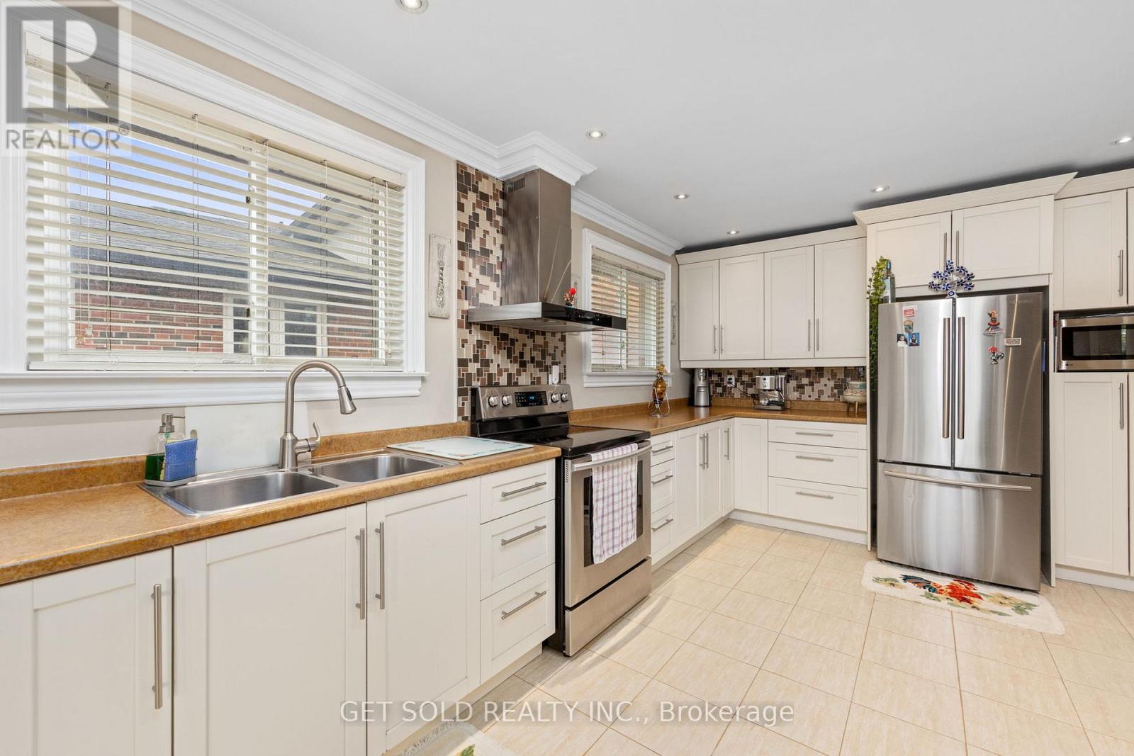 238 FIRGROVE CRESCENT - 14