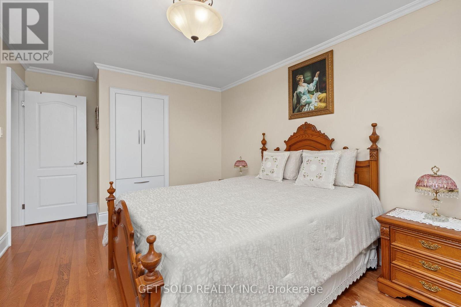 238 FIRGROVE CRESCENT - 18