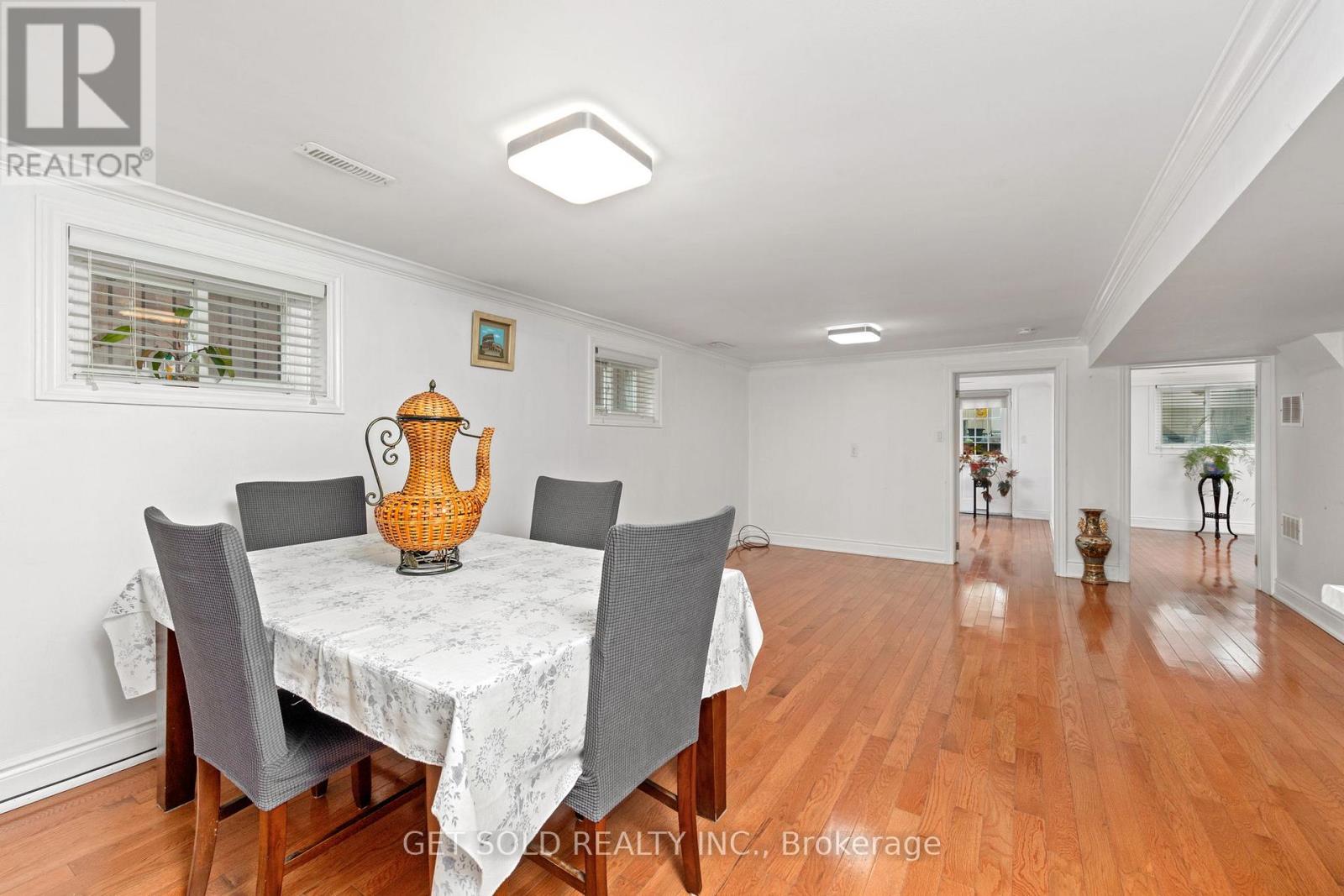 238 FIRGROVE CRESCENT - 22