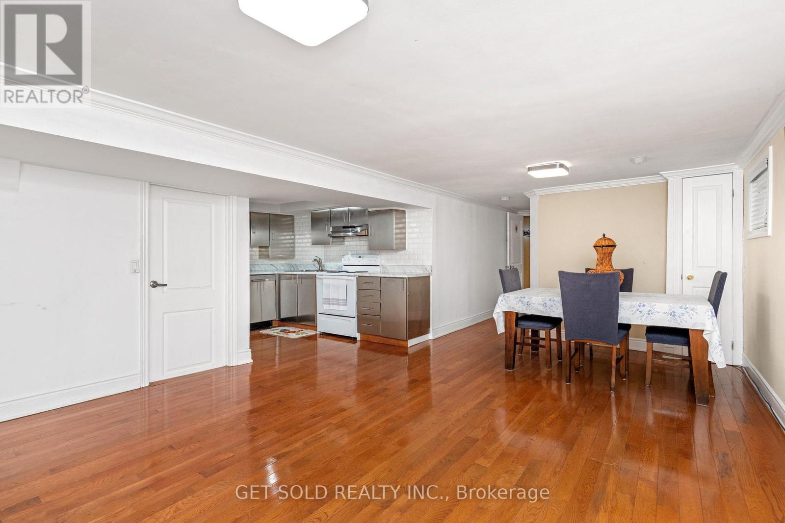 238 FIRGROVE CRESCENT - 23