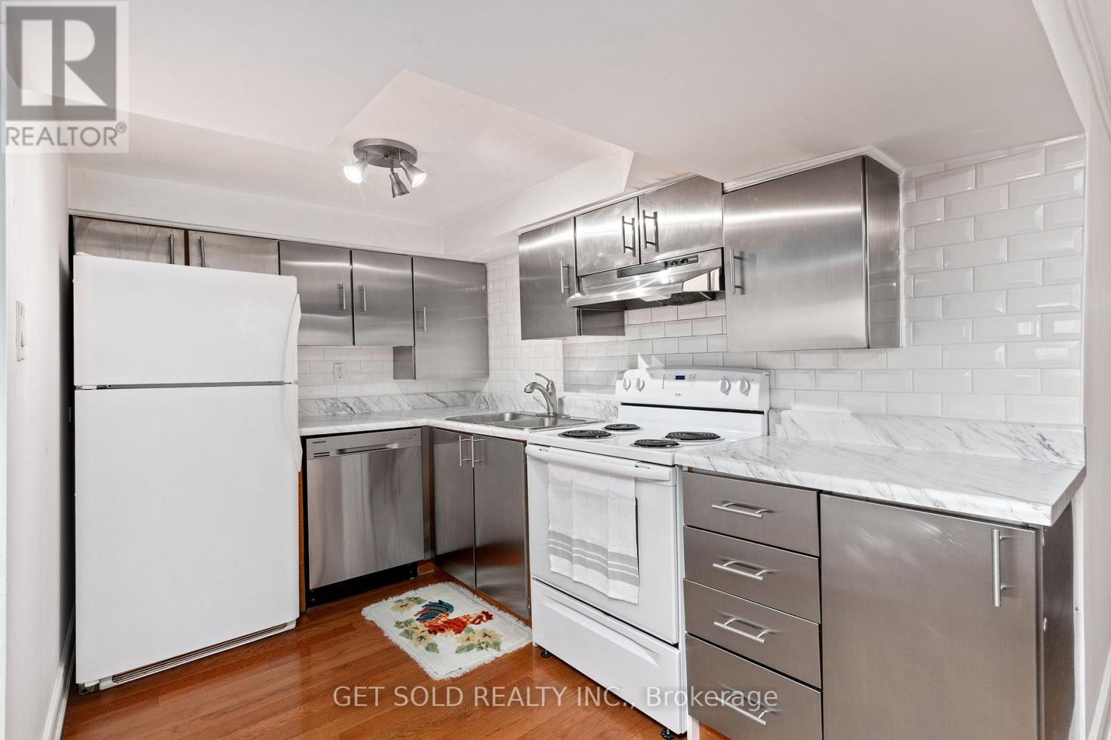238 FIRGROVE CRESCENT - 24