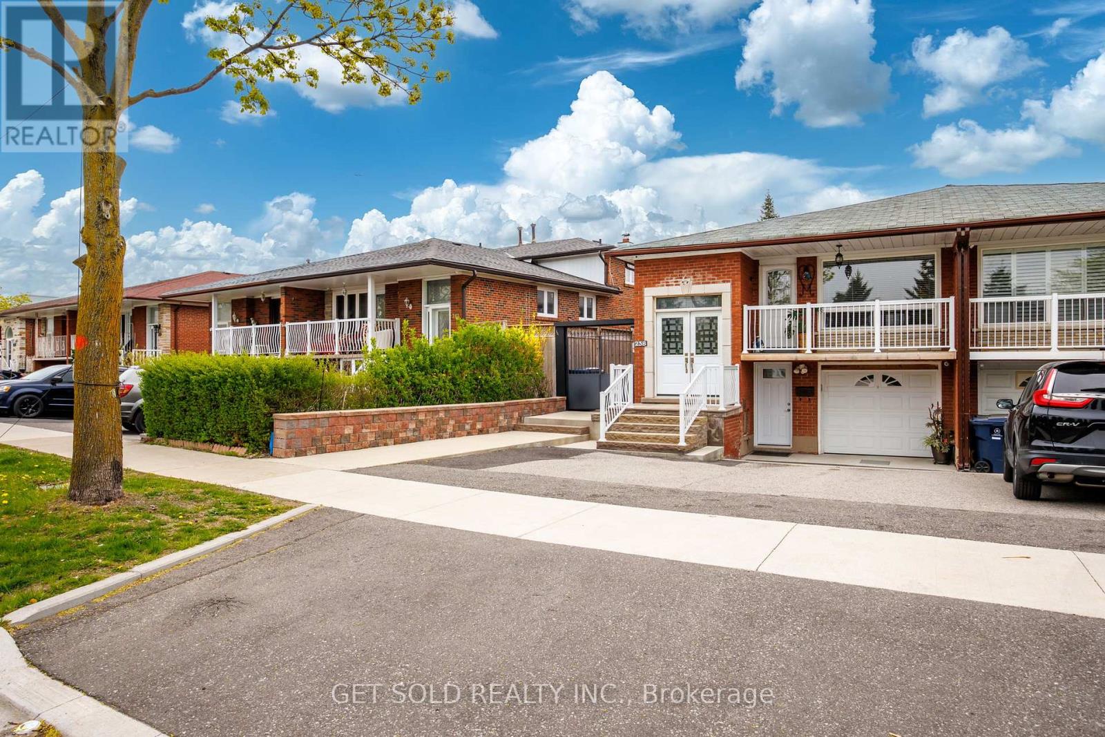 238 FIRGROVE CRESCENT - 3