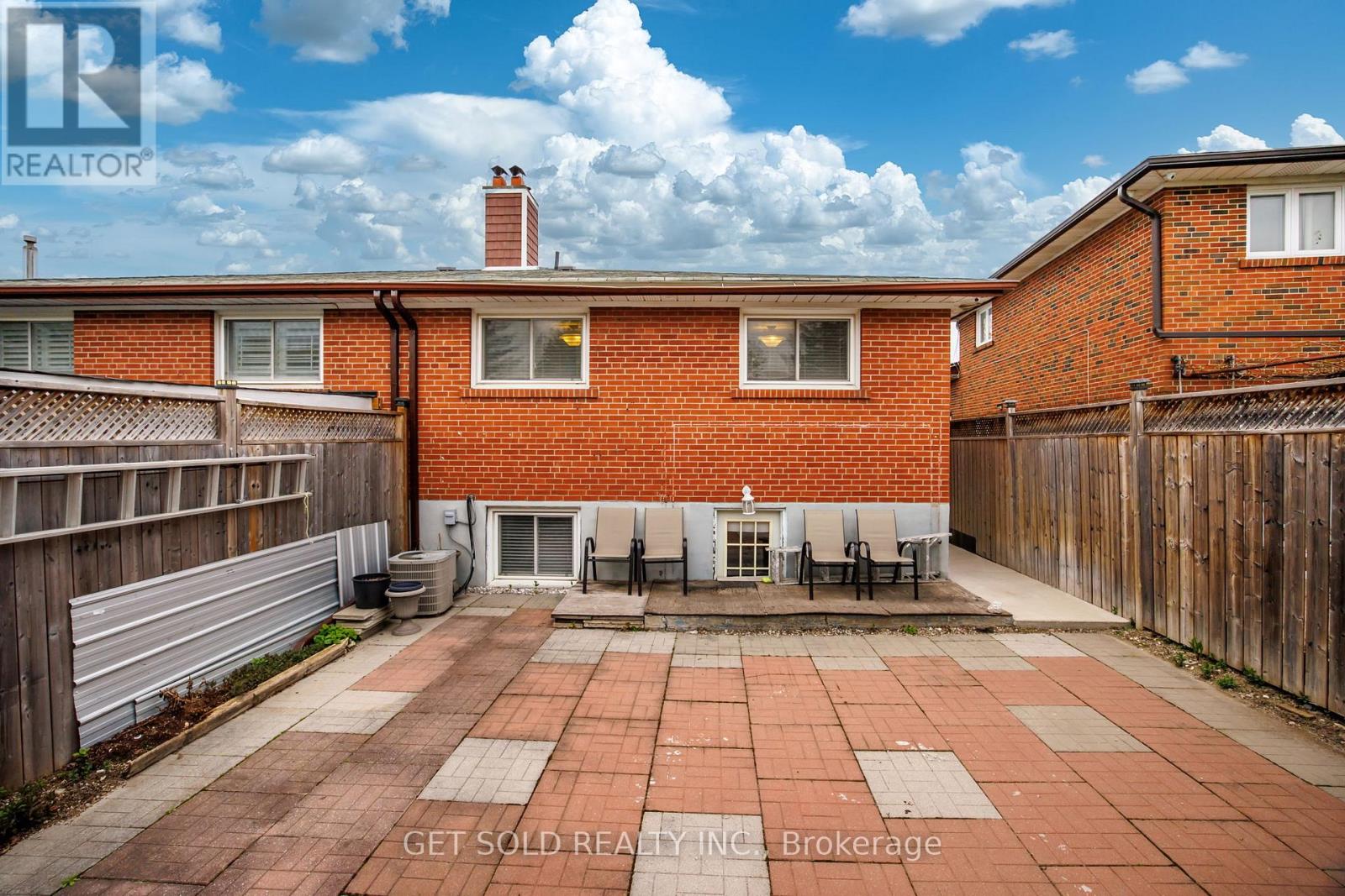238 FIRGROVE CRESCENT - 32