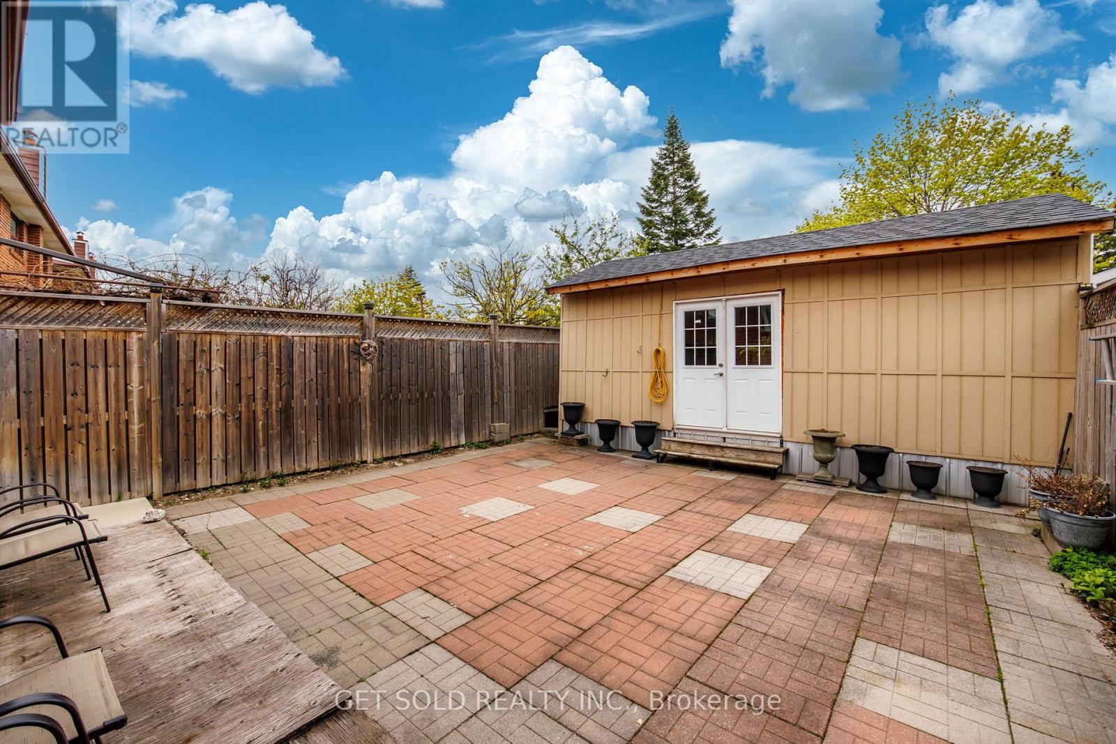 238 FIRGROVE CRESCENT - 33