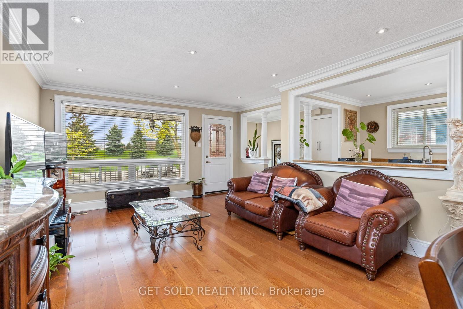 238 FIRGROVE CRESCENT - 8
