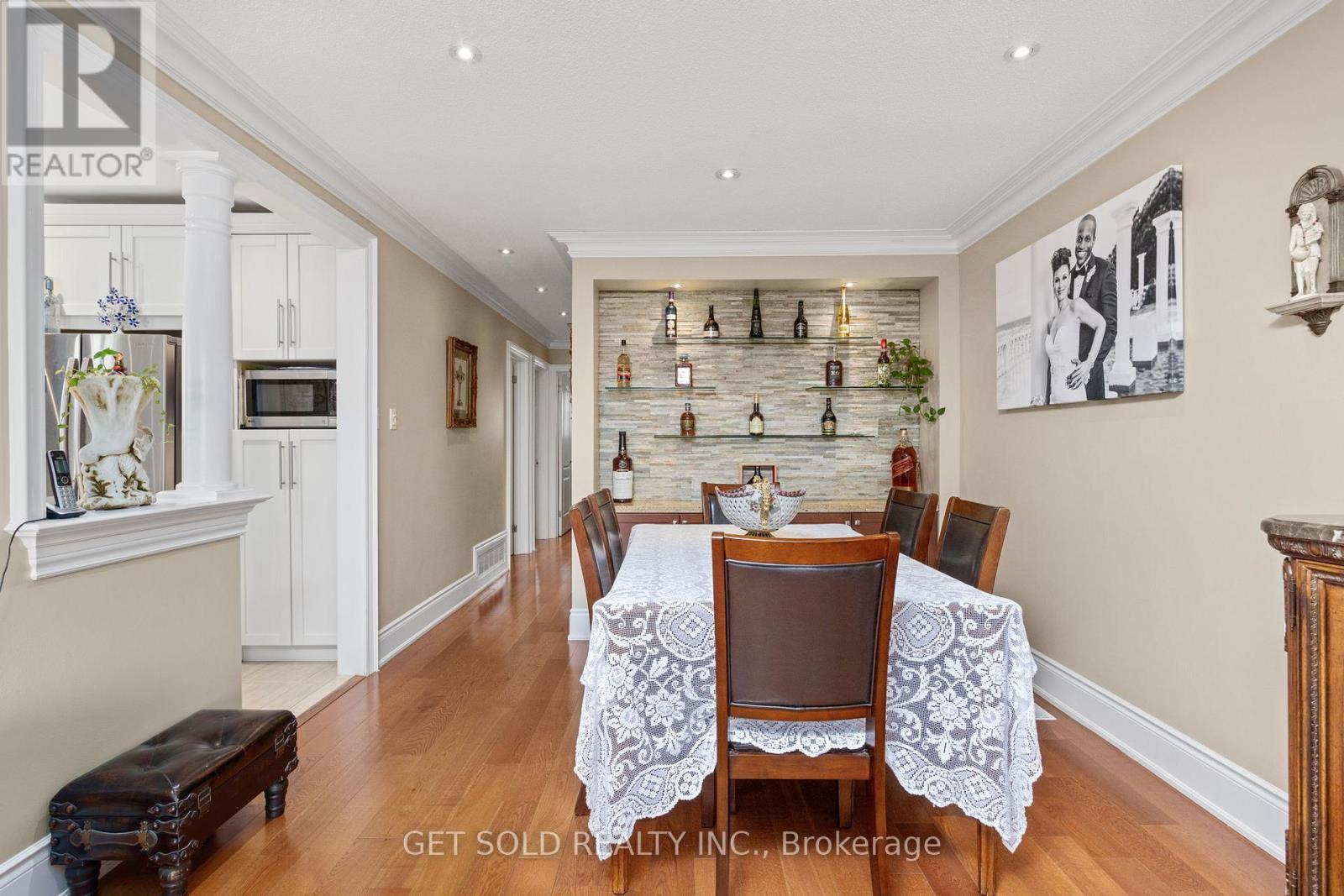 238 FIRGROVE CRESCENT - 9