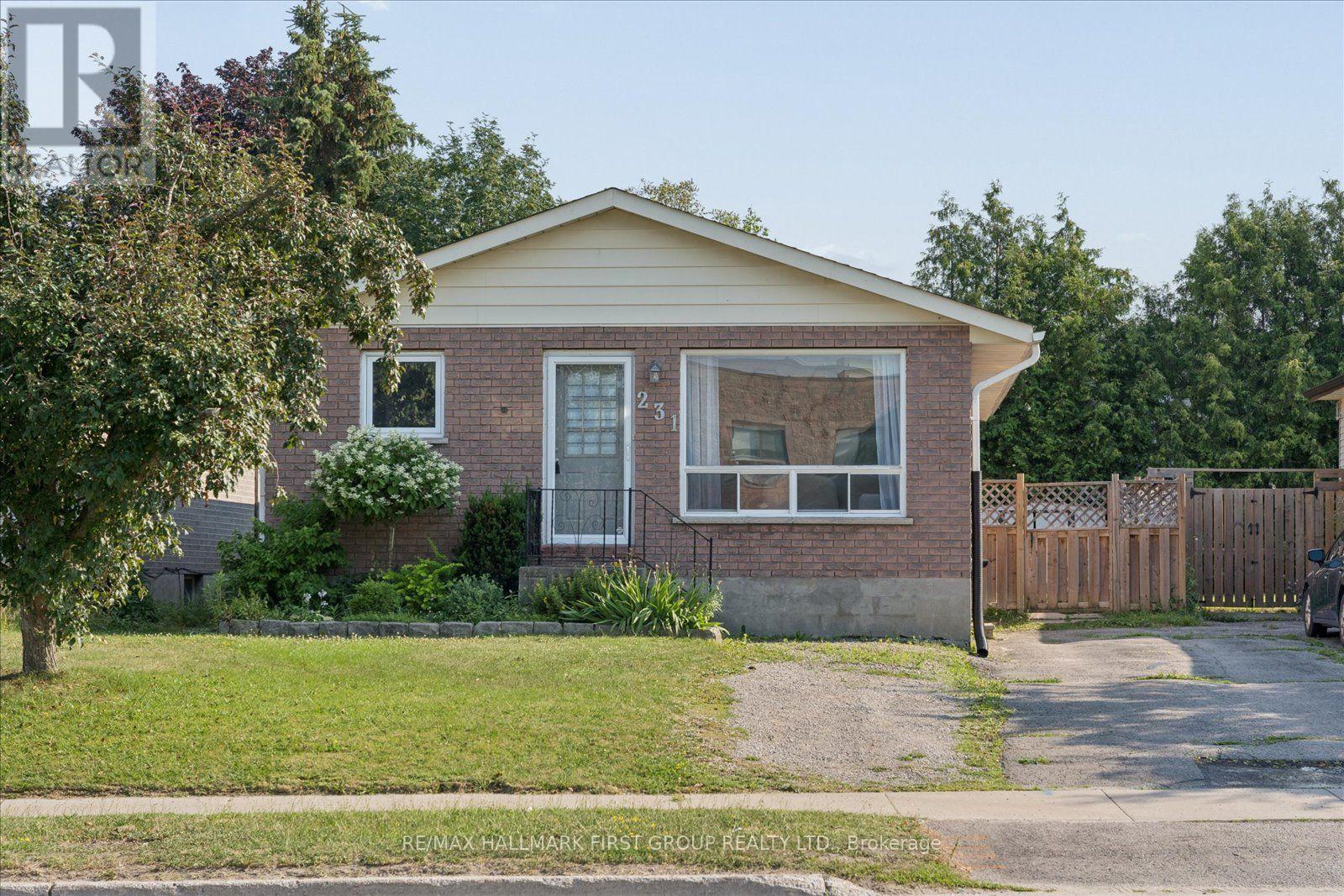 231 MARY STREET W - 1