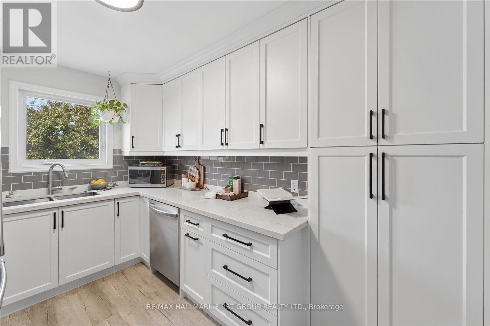 231 MARY STREET W - 10