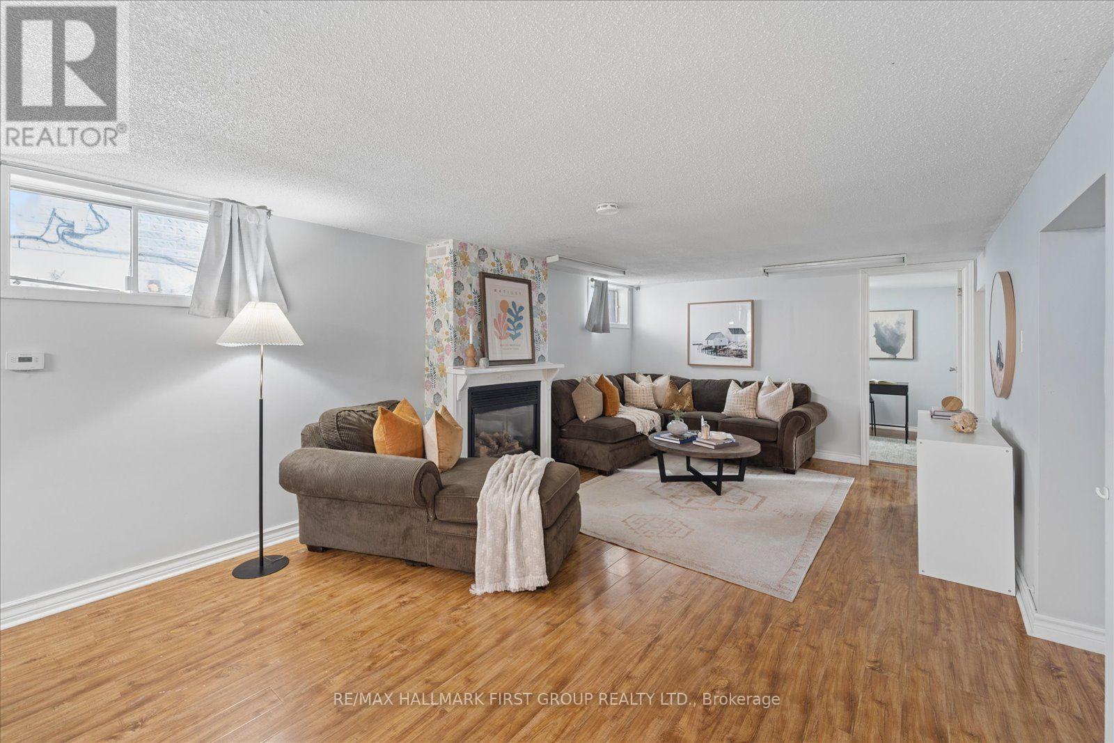 231 MARY STREET W - 17