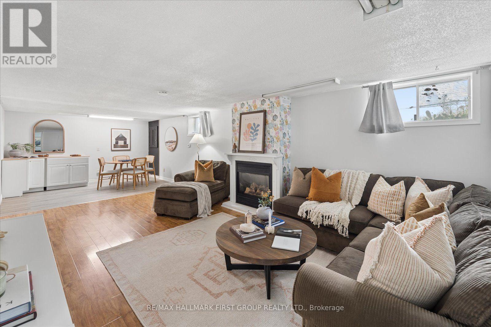 231 MARY STREET W - 18