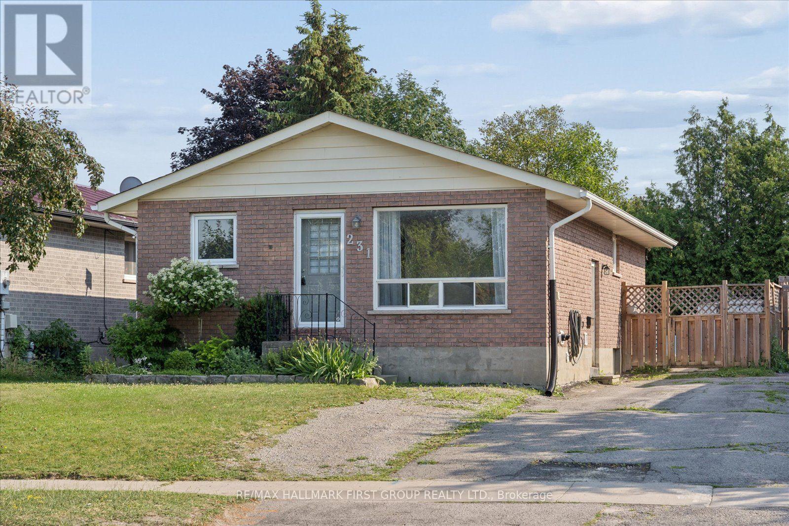 231 MARY STREET W - 2