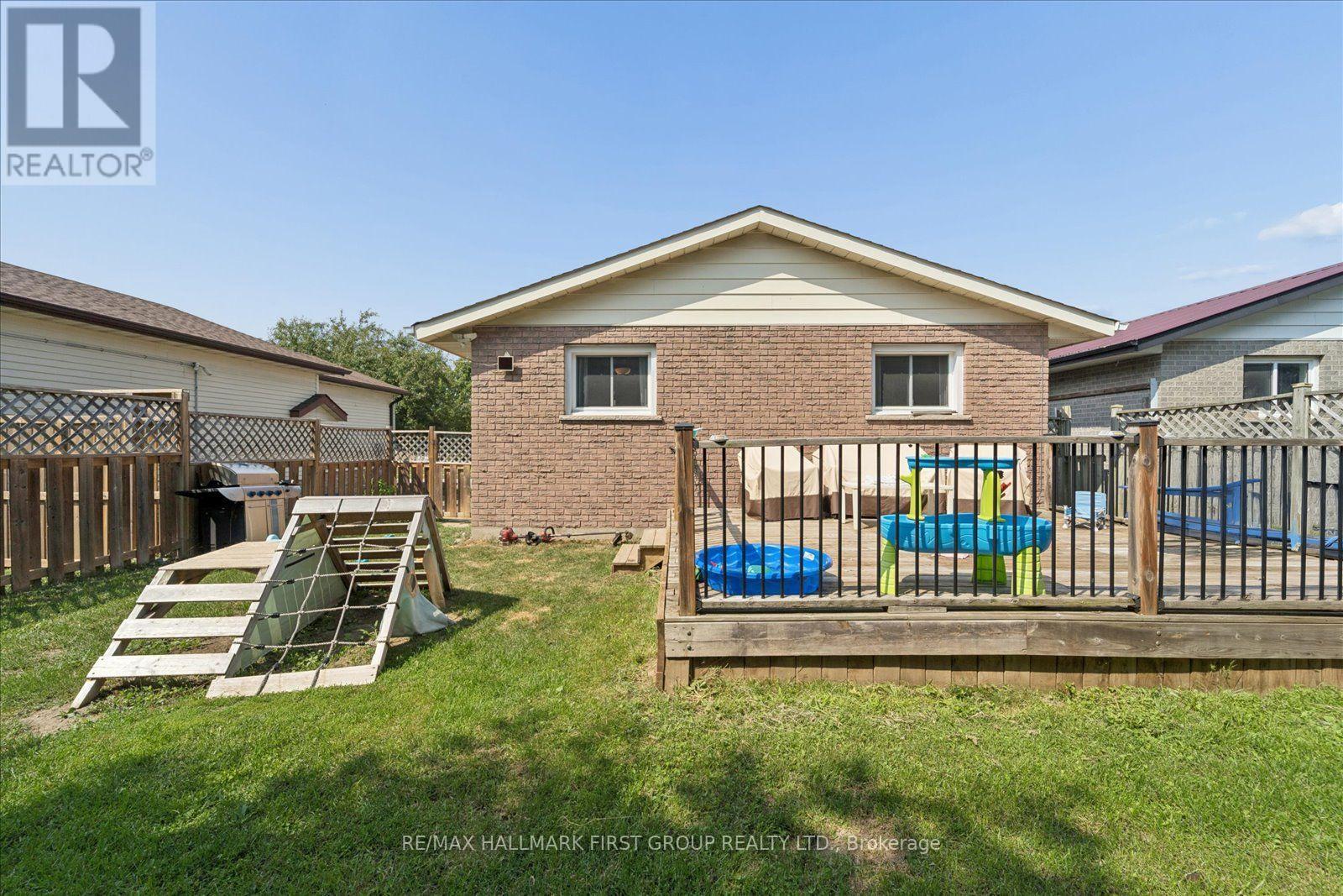 231 MARY STREET W - 26