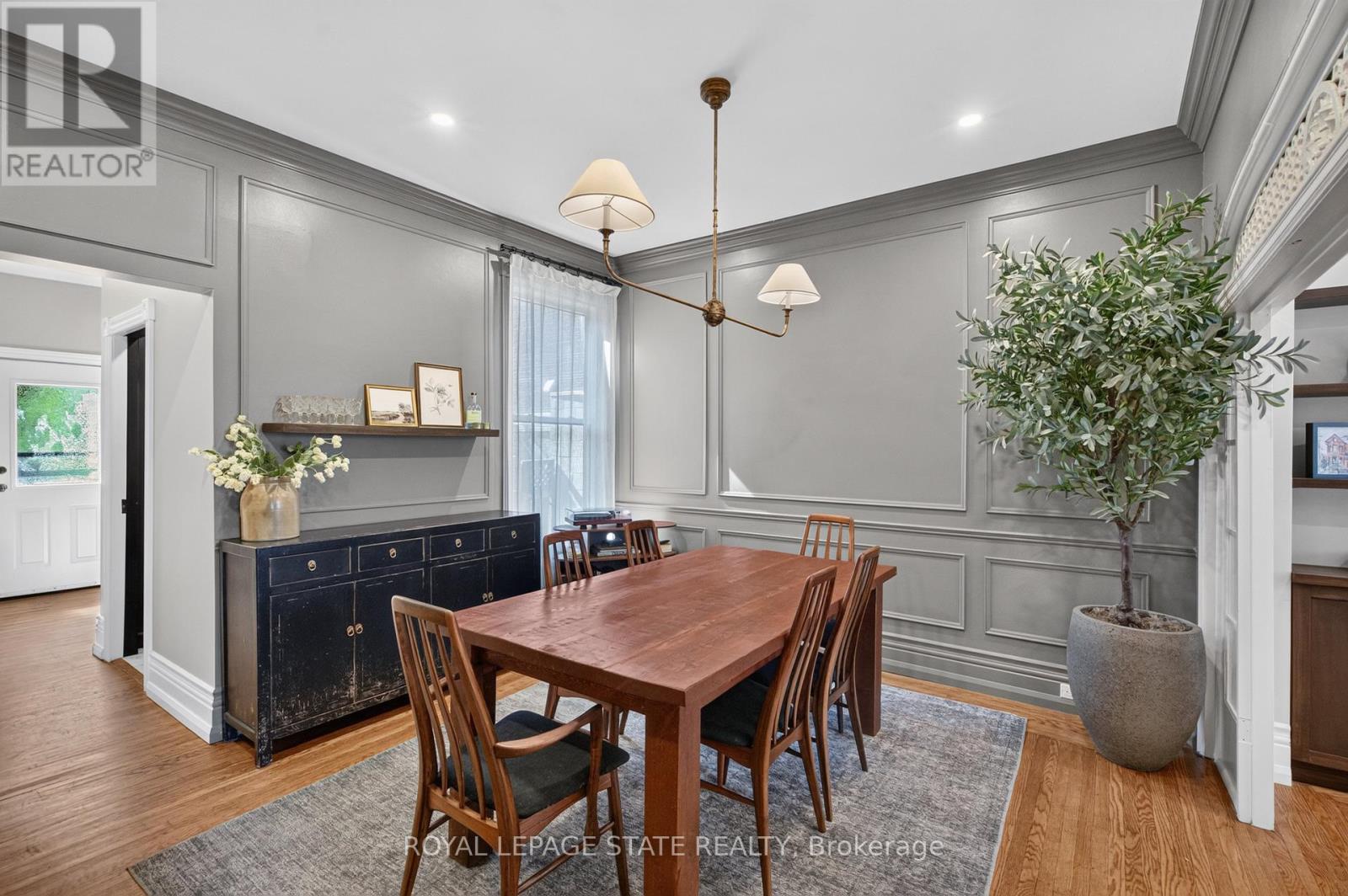 135 CATHARINE STREET S - Image 13