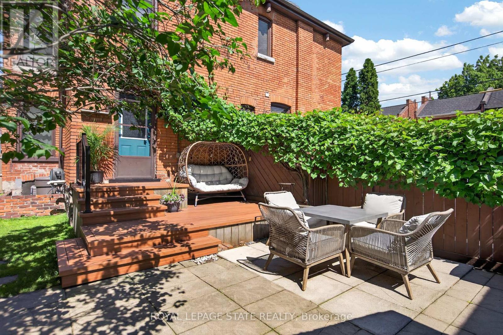 135 CATHARINE STREET S - Image 36