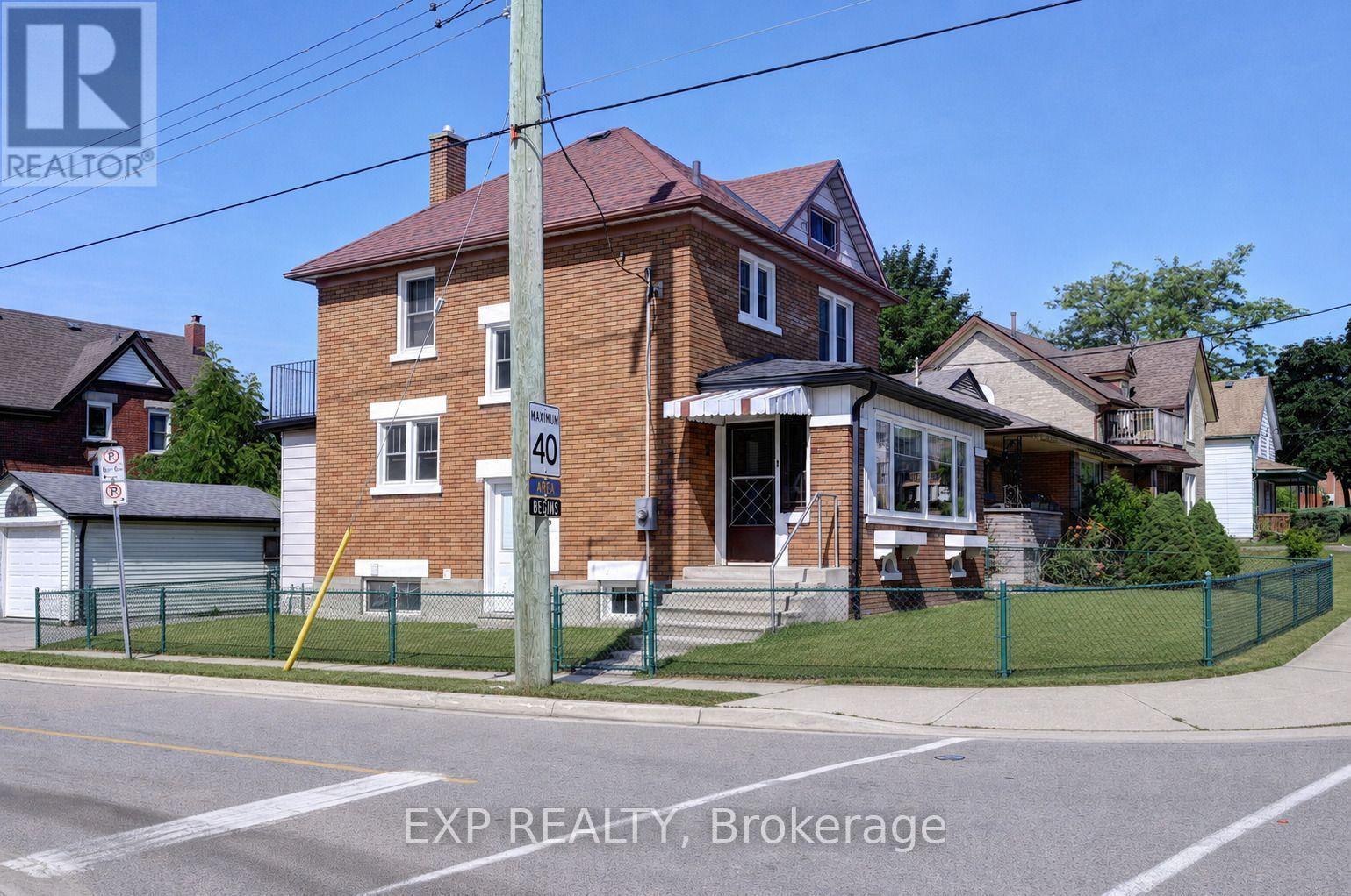 147 COURTLAND AVENUE E - 2