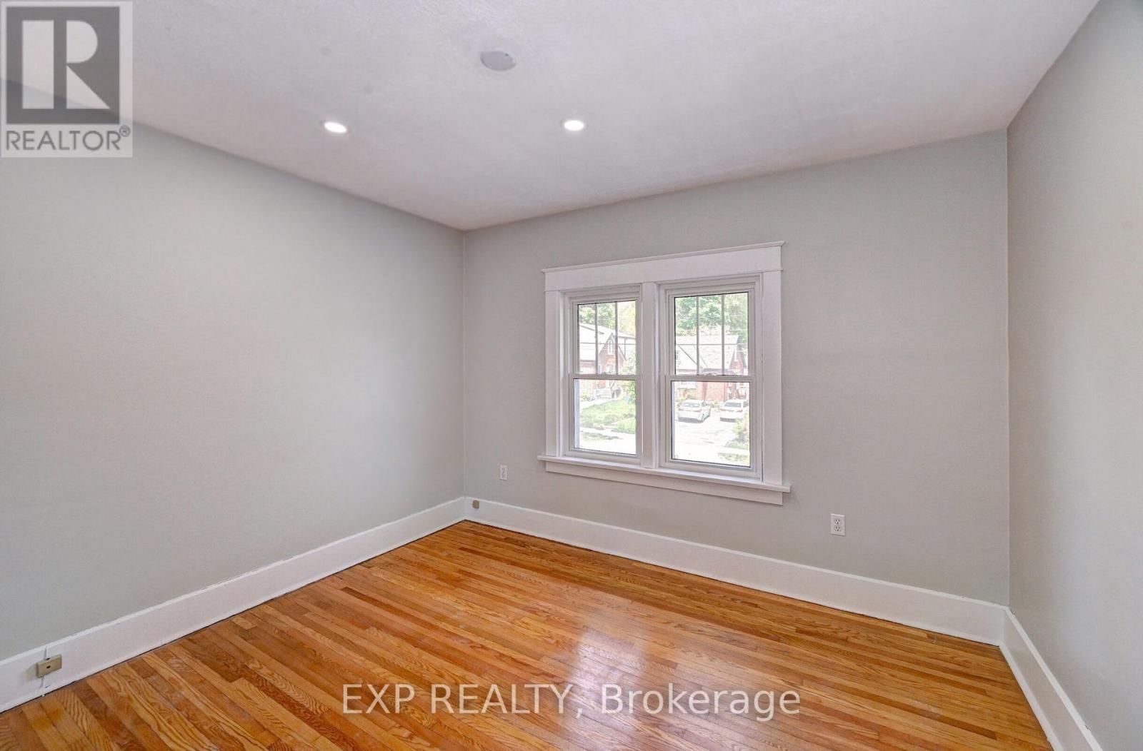 147 COURTLAND AVENUE E - 22