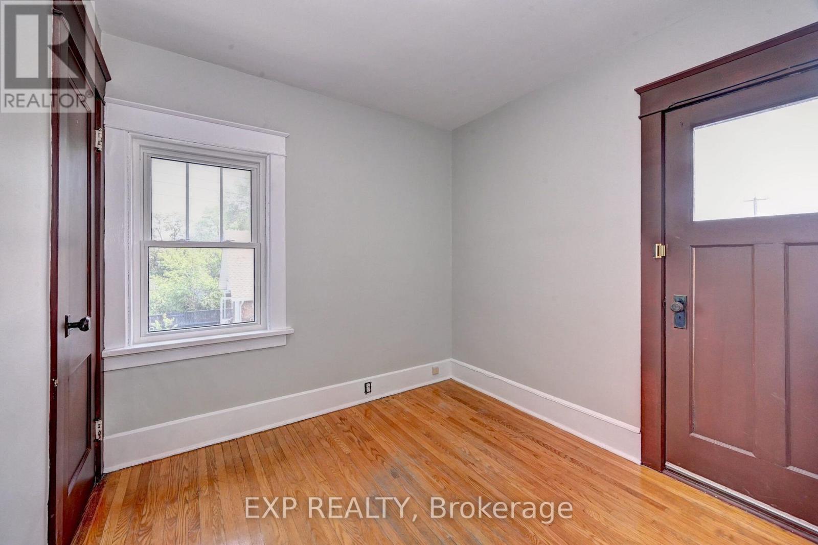 147 COURTLAND AVENUE E - 31