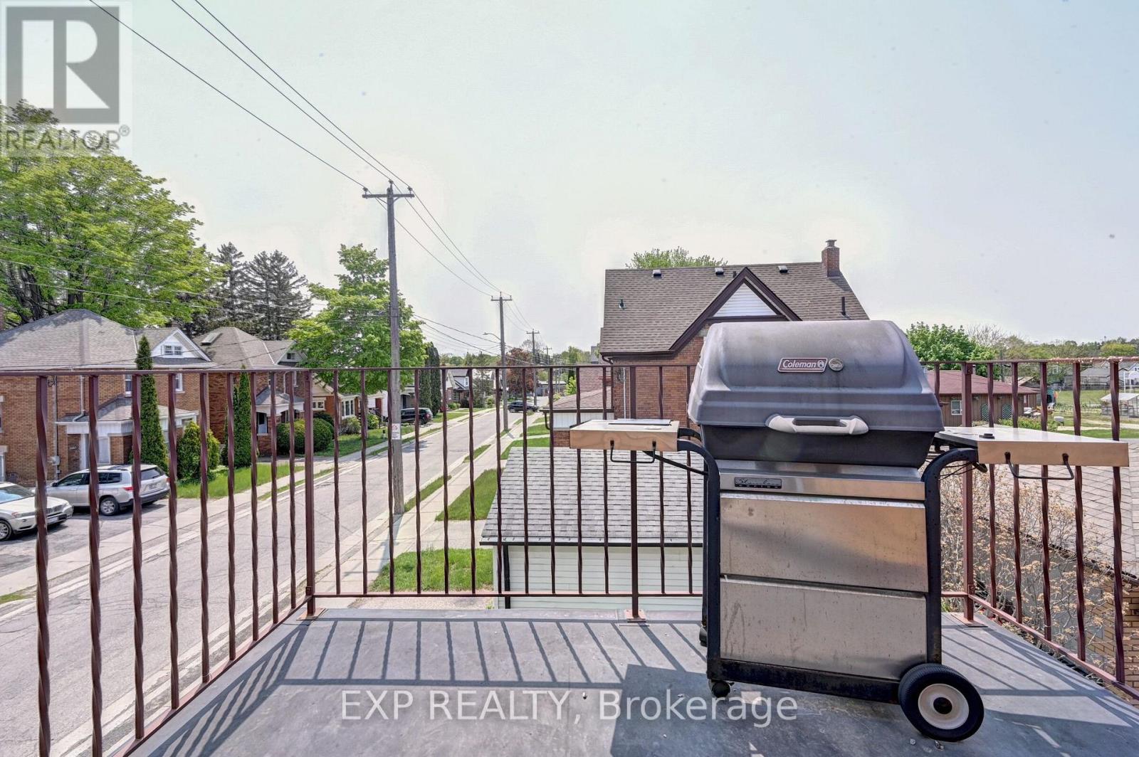 147 COURTLAND AVENUE E - 33