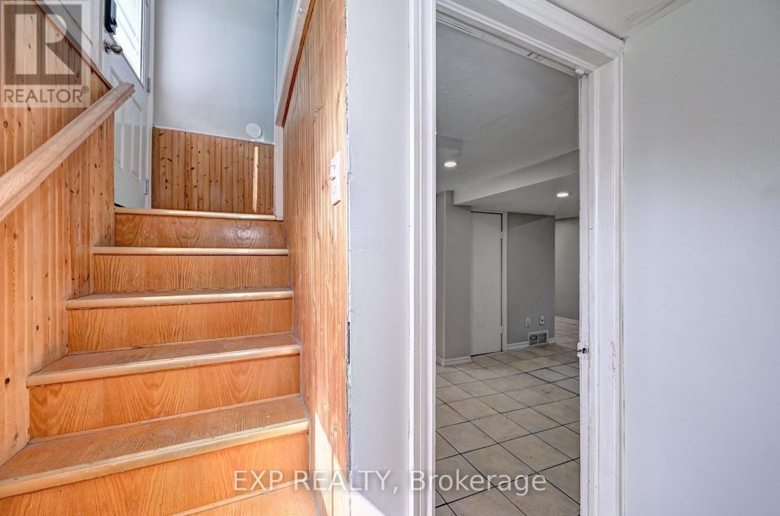 147 COURTLAND AVENUE E - 36
