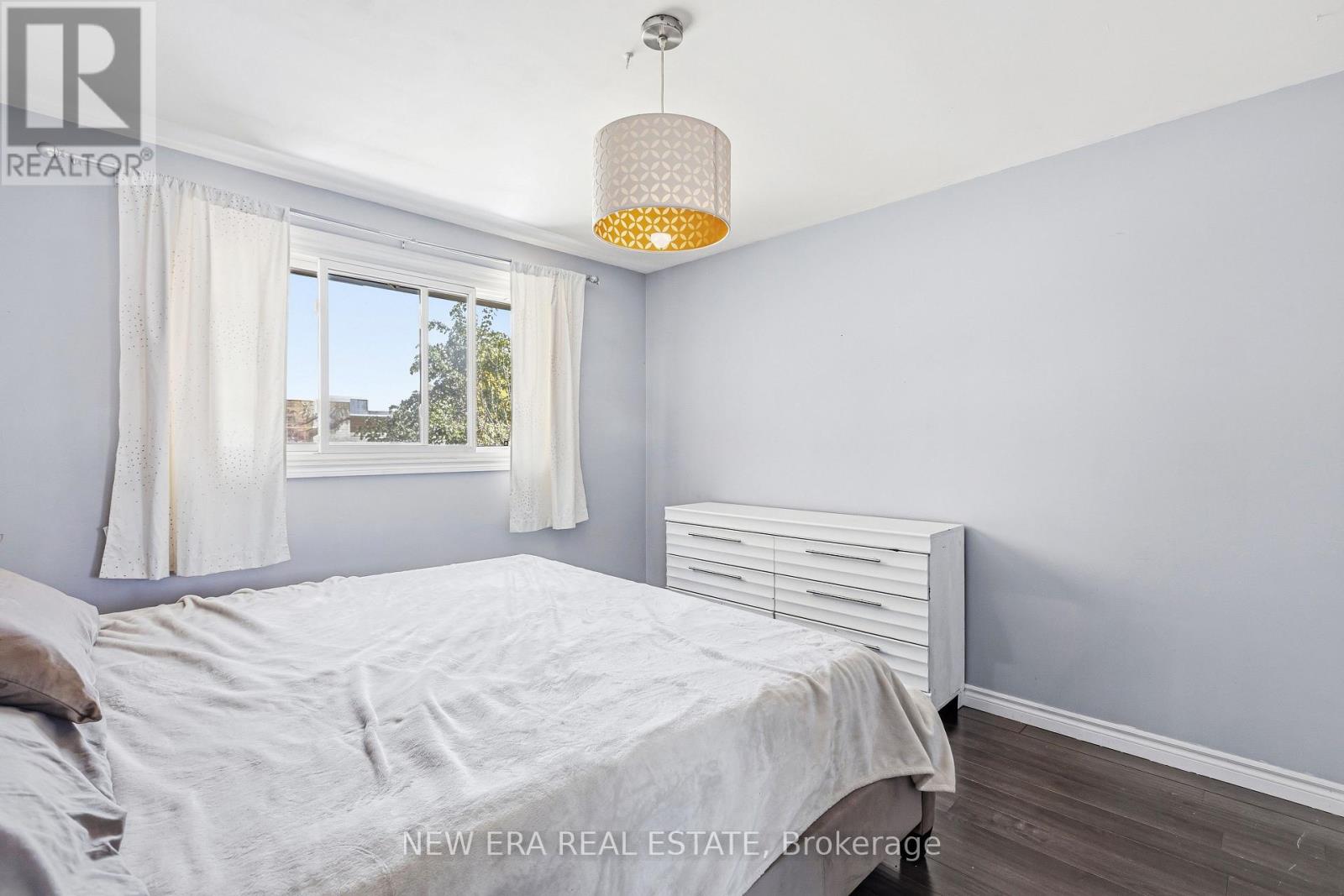 5 SHETLAND CRESCENT - 18