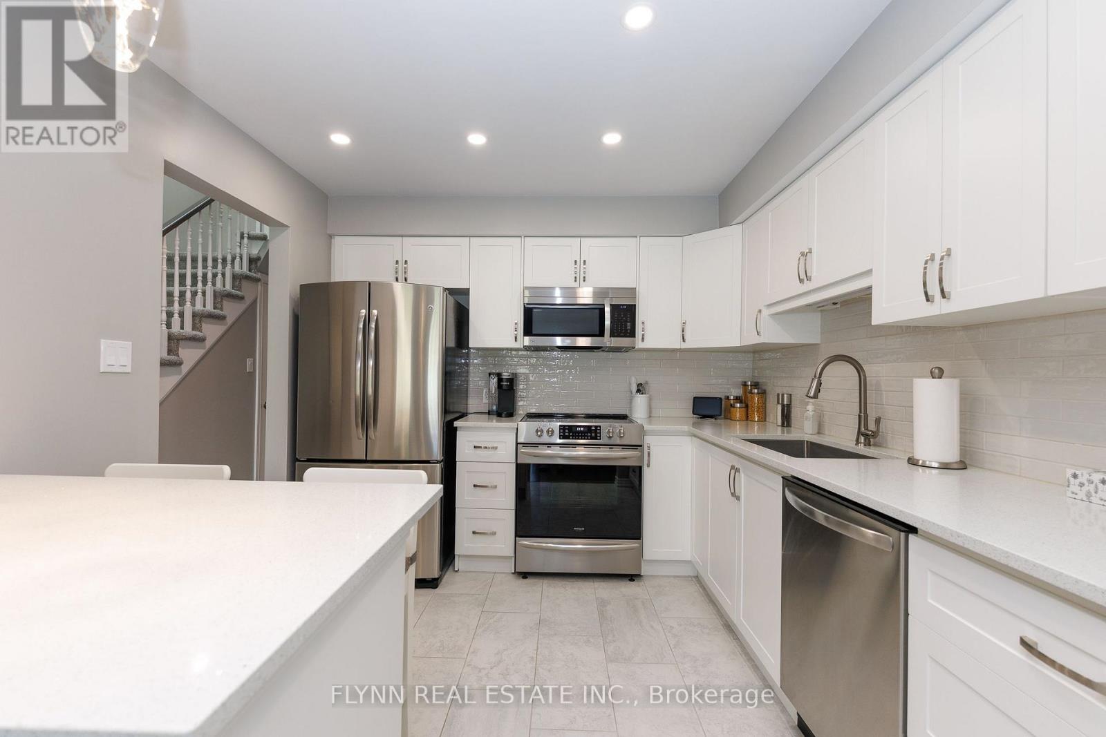 #6 5150 DORCHESTER ROAD - 11