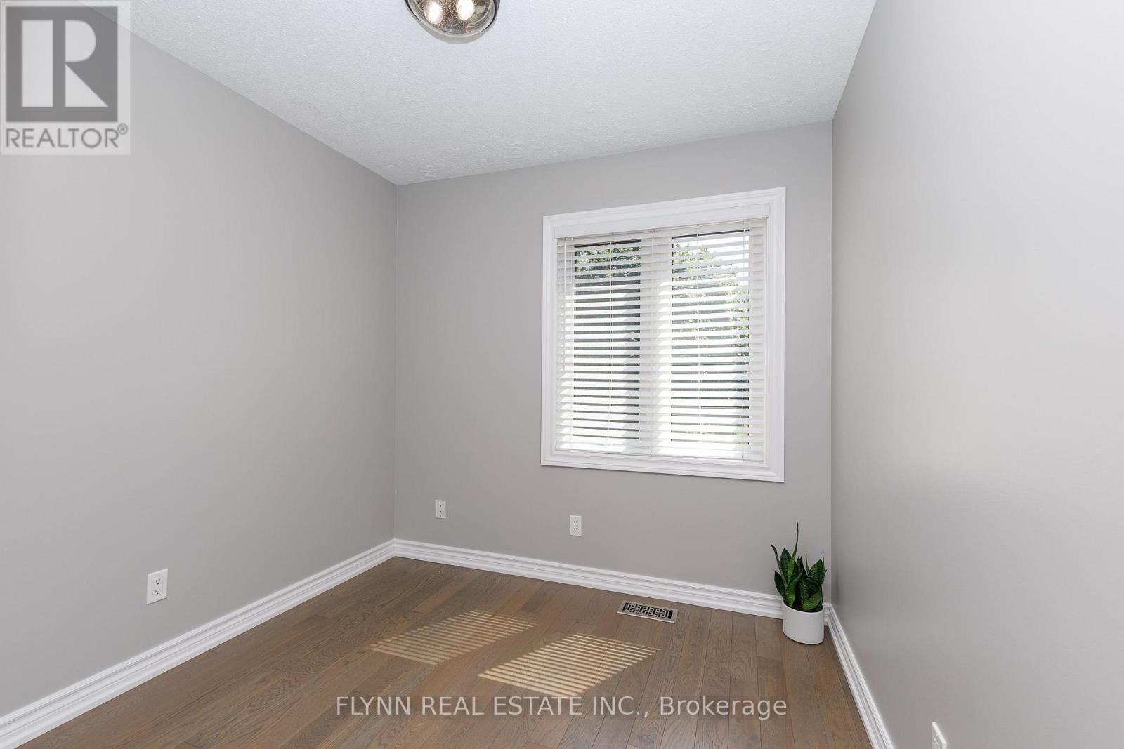 #6 5150 DORCHESTER ROAD - 16