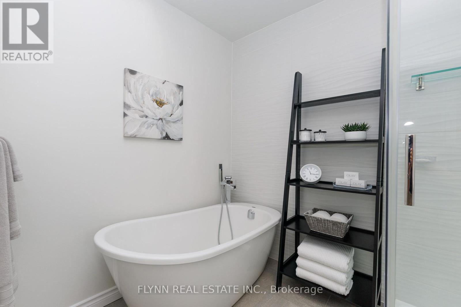 #6 5150 DORCHESTER ROAD - 22