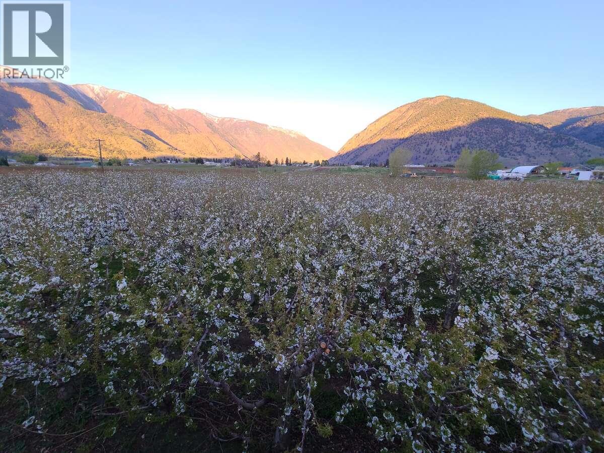 2626 MIDDLE BENCH Road, Keremeos — photo 2