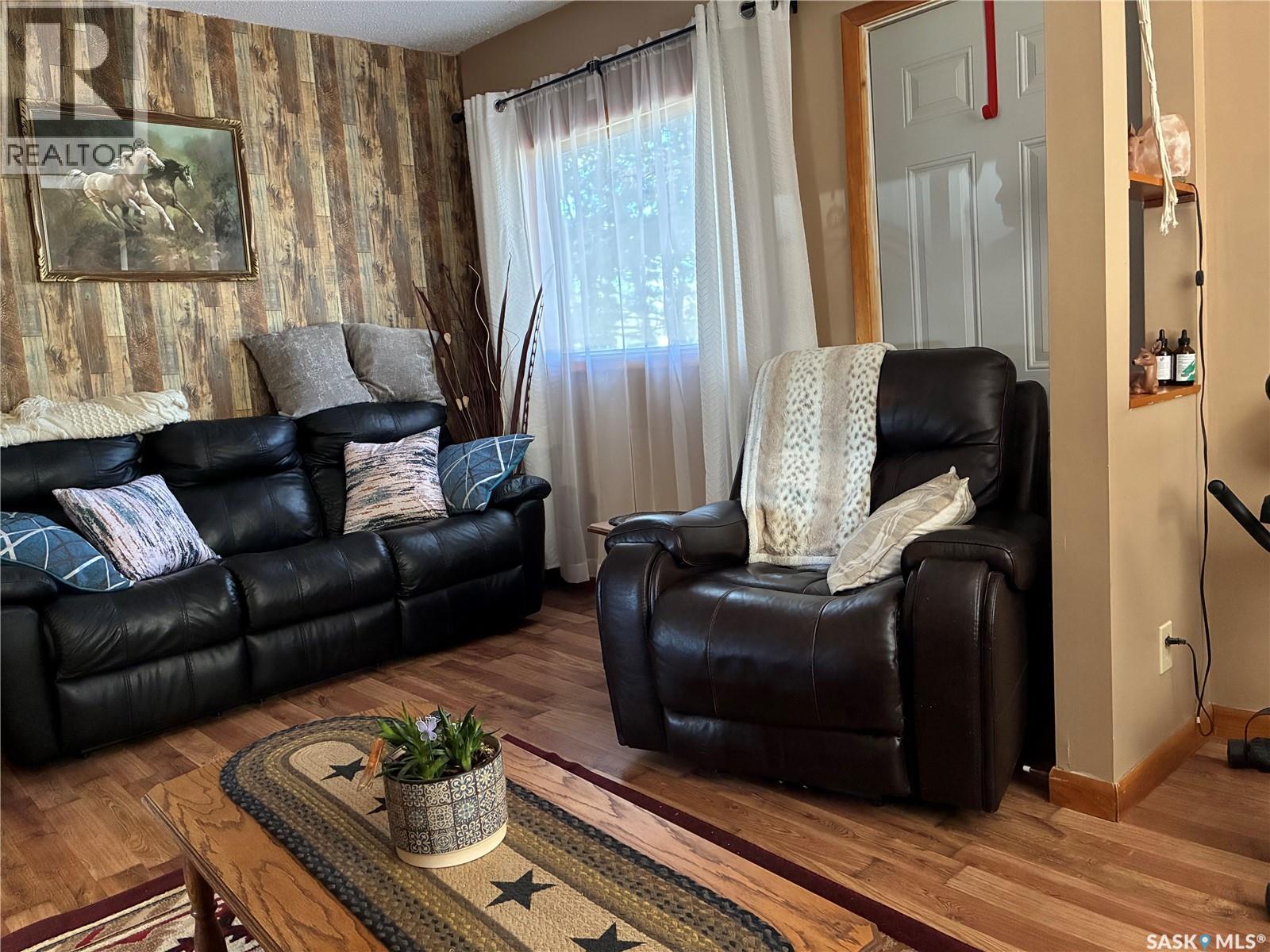 712 M AVENUE - 18