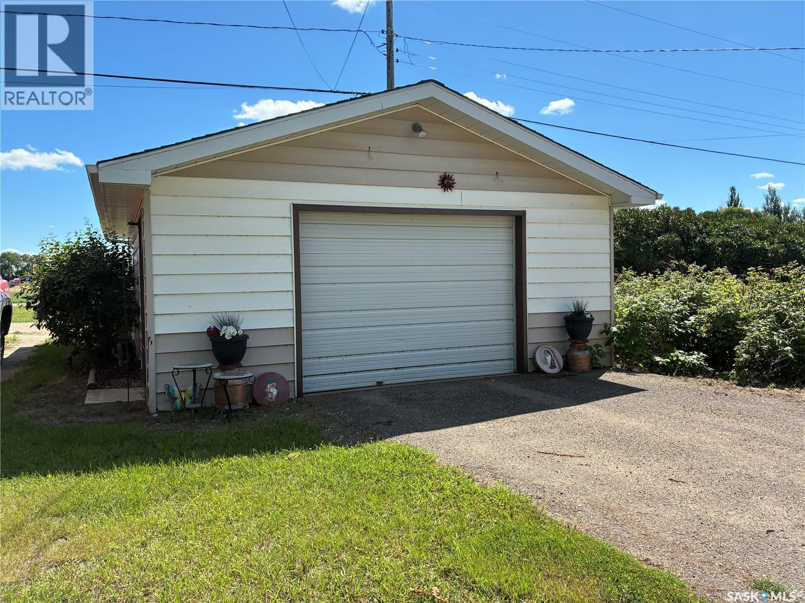 712 M AVENUE - 44