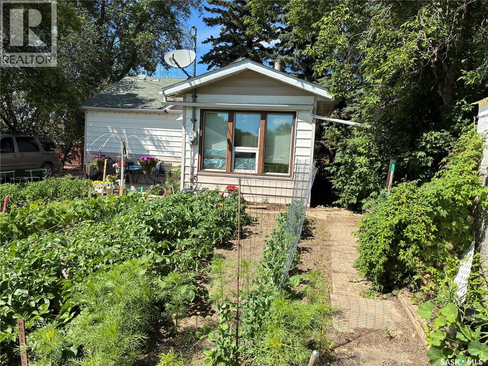 712 M AVENUE - 39