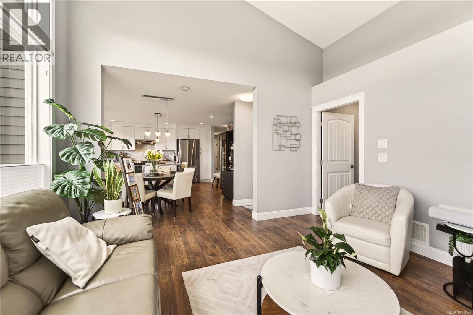 1950 Estevan Rd - 23