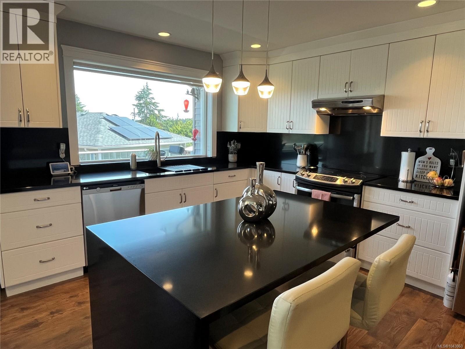 1950 Estevan Rd - 32